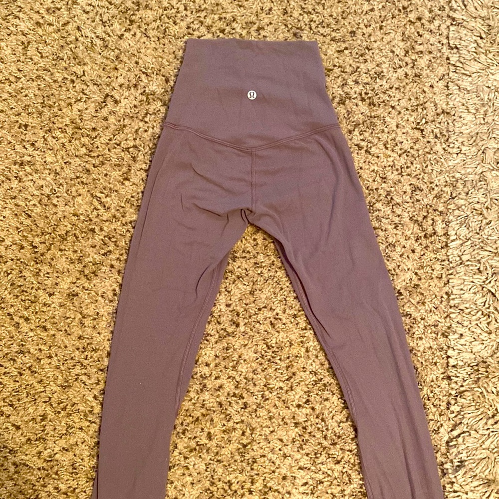 7/8 Lululemon lavender leggings